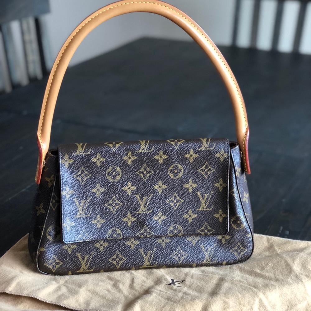 Louis Vuitton mini looping bag SD0063